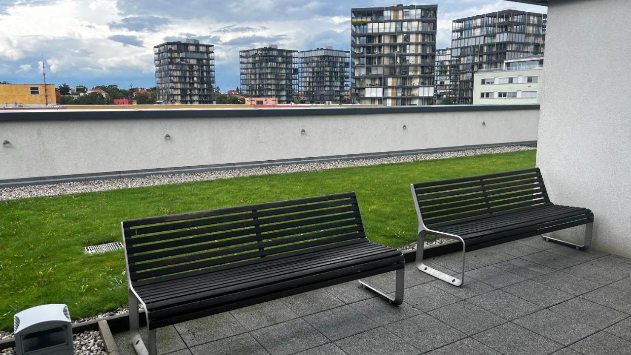 Residence Garden Tower S Balkonem, Garaz Prága Kültér fotó